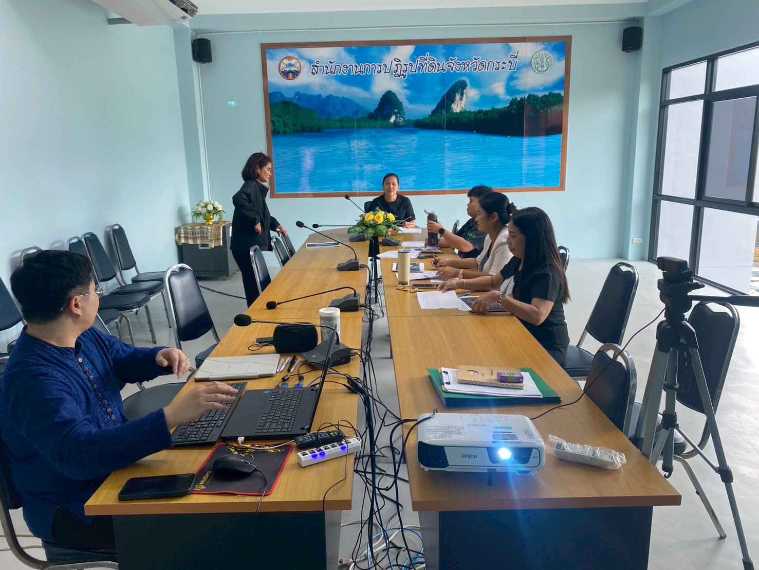 title - การประชุมคณะกรรมการคัดเลือกอาสาสมัครปฏิรูปที่ดินเพื่อเกษตรกรรม (อสปก.) ดีเด่น ประจำปี พ.ศ. 2569